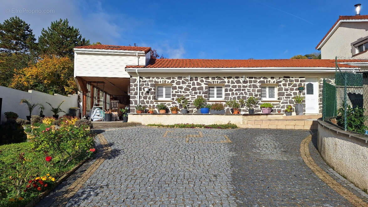 Maison à CHATELGUYON