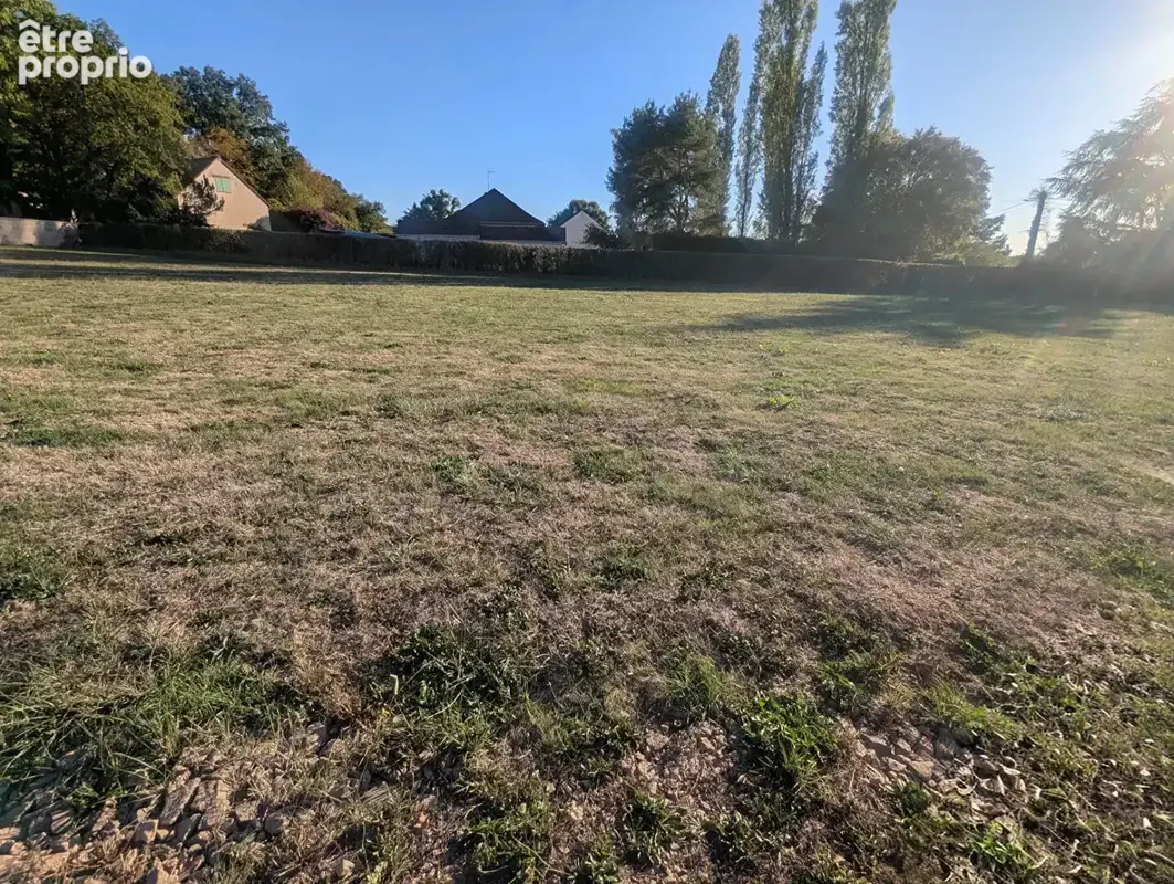 Terrain à SAINT-MARTIN-D'HEUILLE
