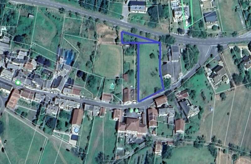 Terrain à SAINT-PARTHEM