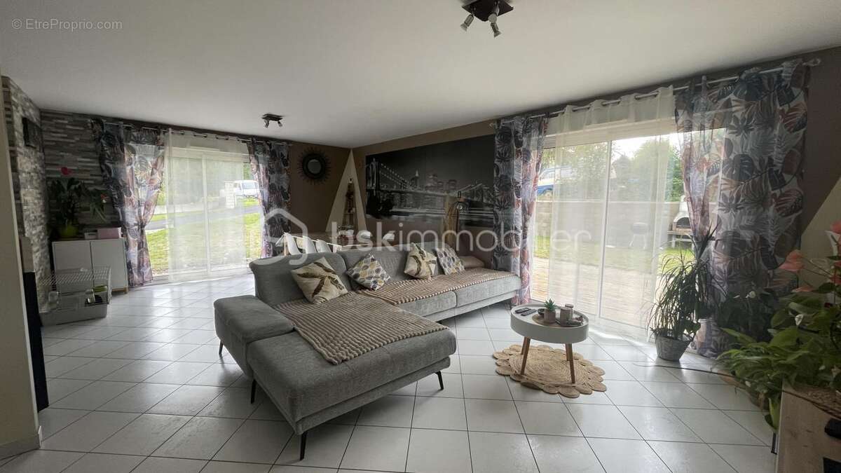 Maison à ALBARET-SAINTE-MARIE