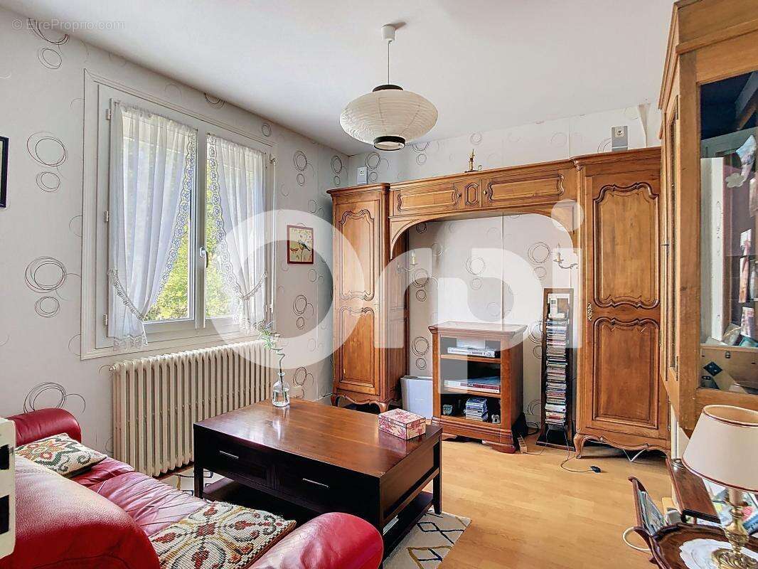 Maison à NOTRE-DAME-DE-SANILHAC