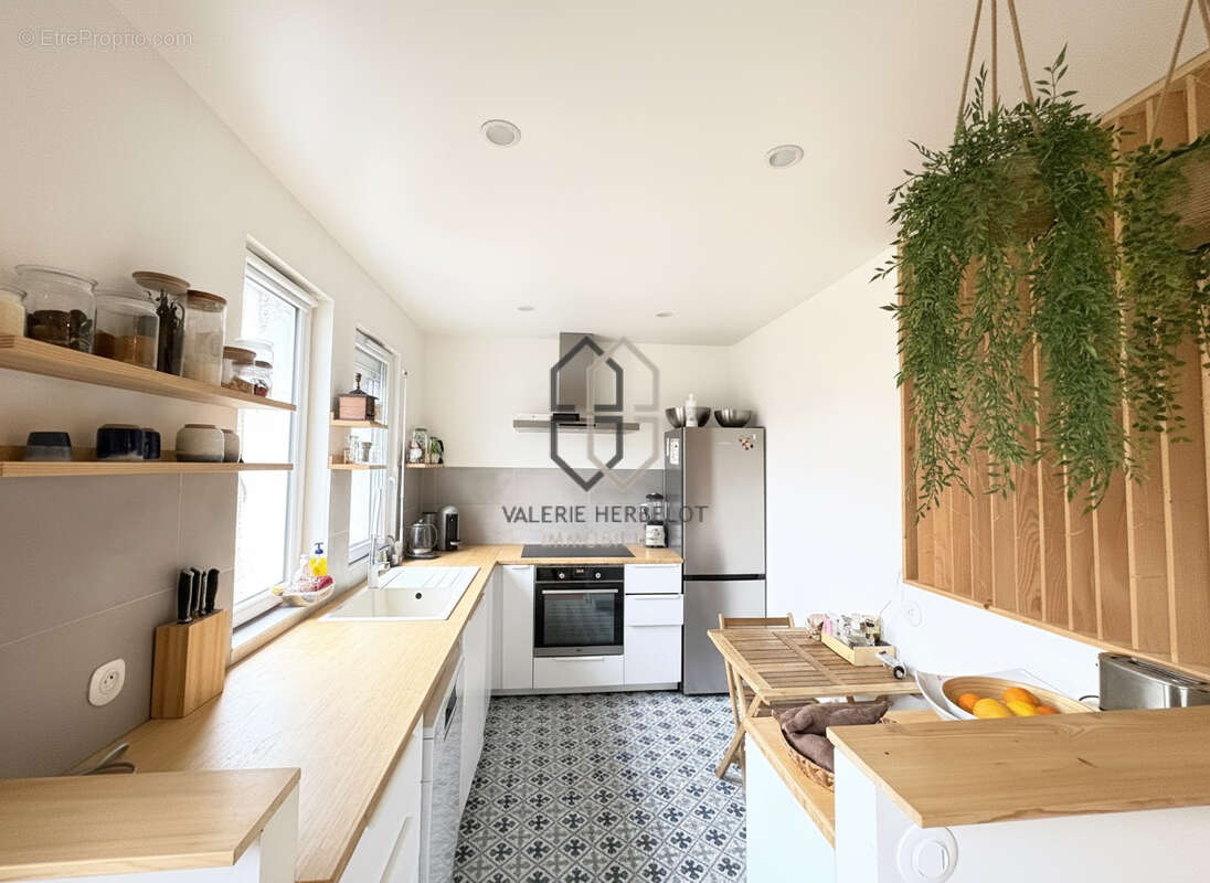 Appartement à SAINT-MAUR-DES-FOSSES