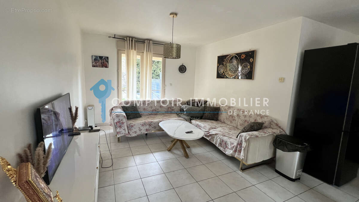 Appartement à LA FERTE-ALAIS