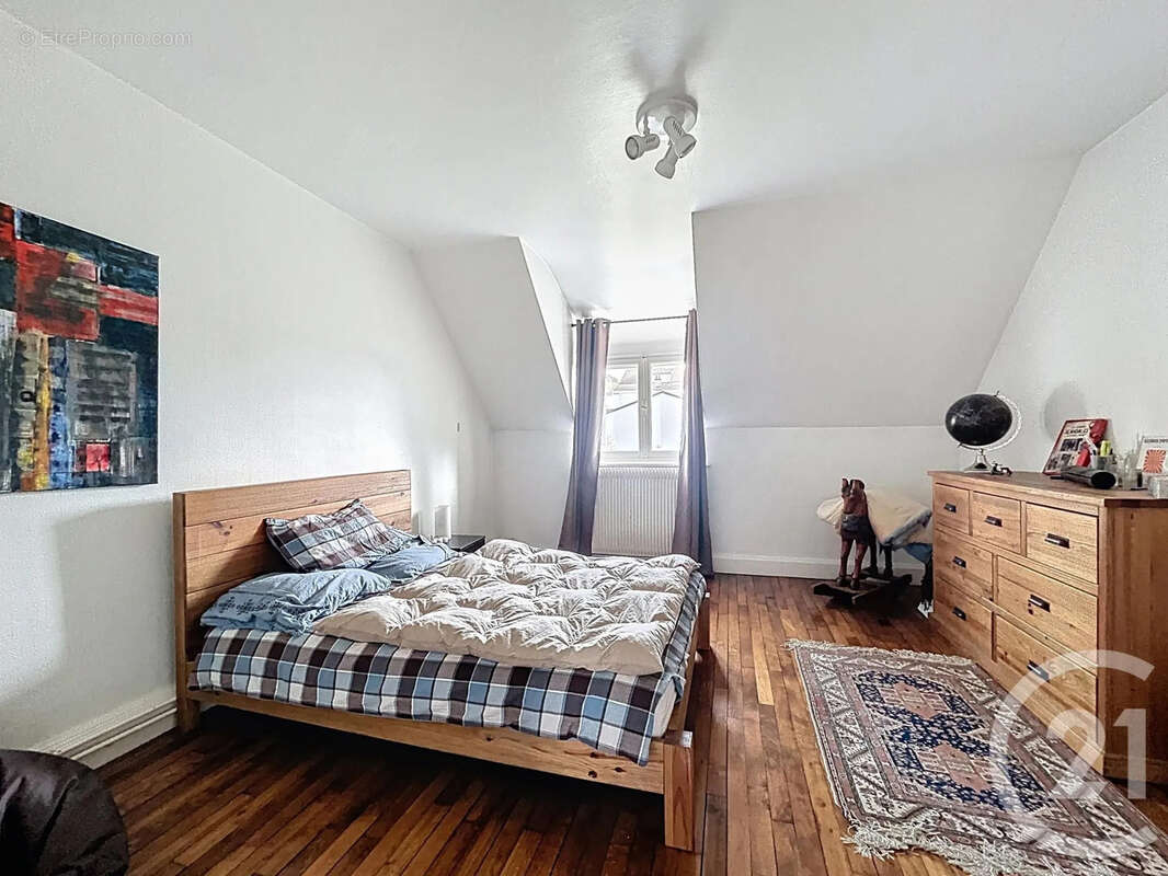 Maison 250 m² à Epinal  - photo 11