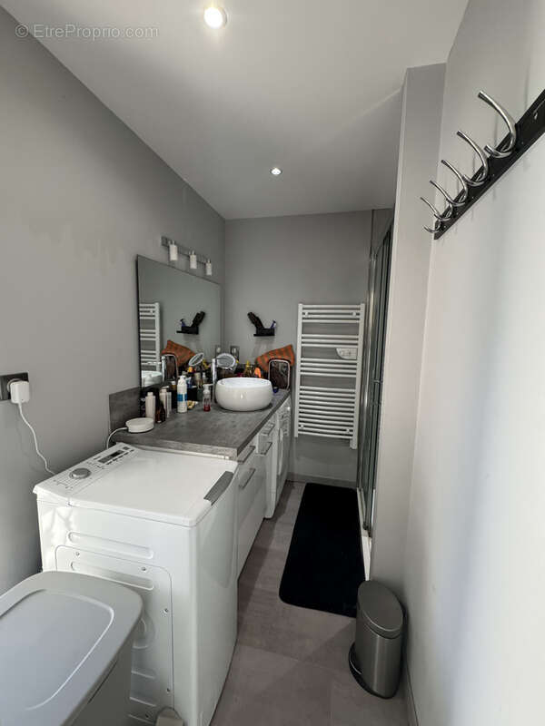 Appartement à VEAUCHE