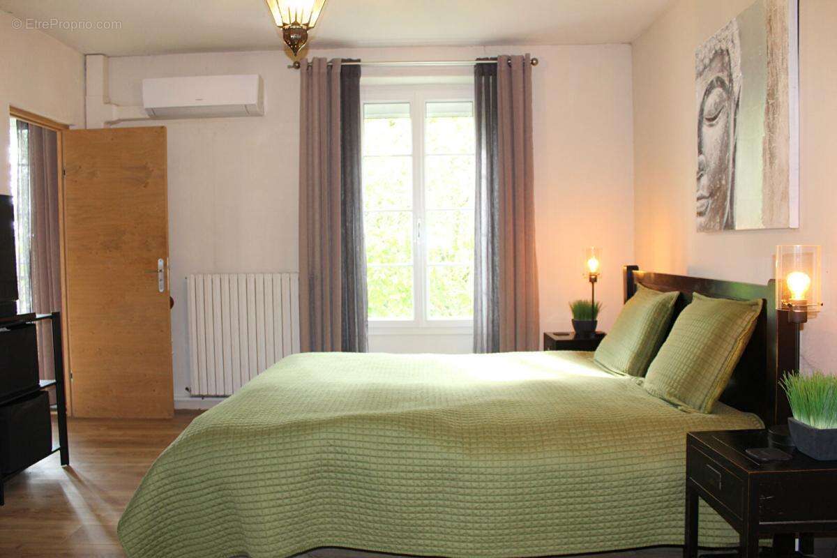 Maison à SAVIGNAC-LES-EGLISES