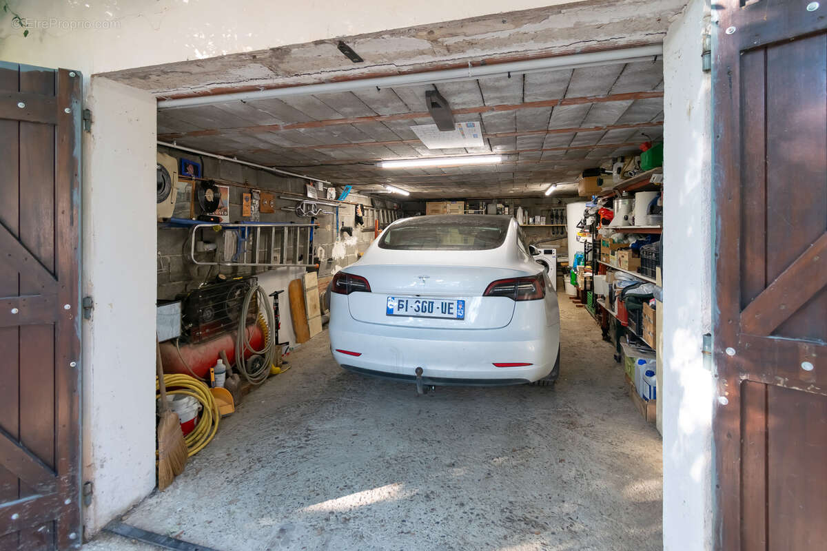 Maison individuelle avec véranda, garages et vidéosurveillance - photo 16