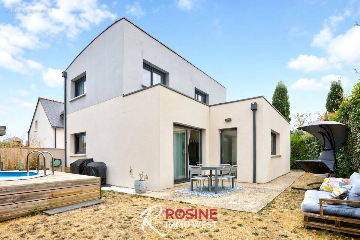 Maison 6 pièces 115 m² · à Beaucouze · 114,8 m² · 398 600 €