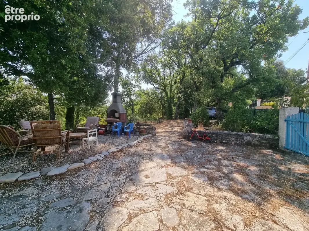 EXCLUSIVITE A MONTMEYAN !! Villa indépendante de 70m2 sur une parcelle de 1700m2 environ avec garage et vue - photo 3