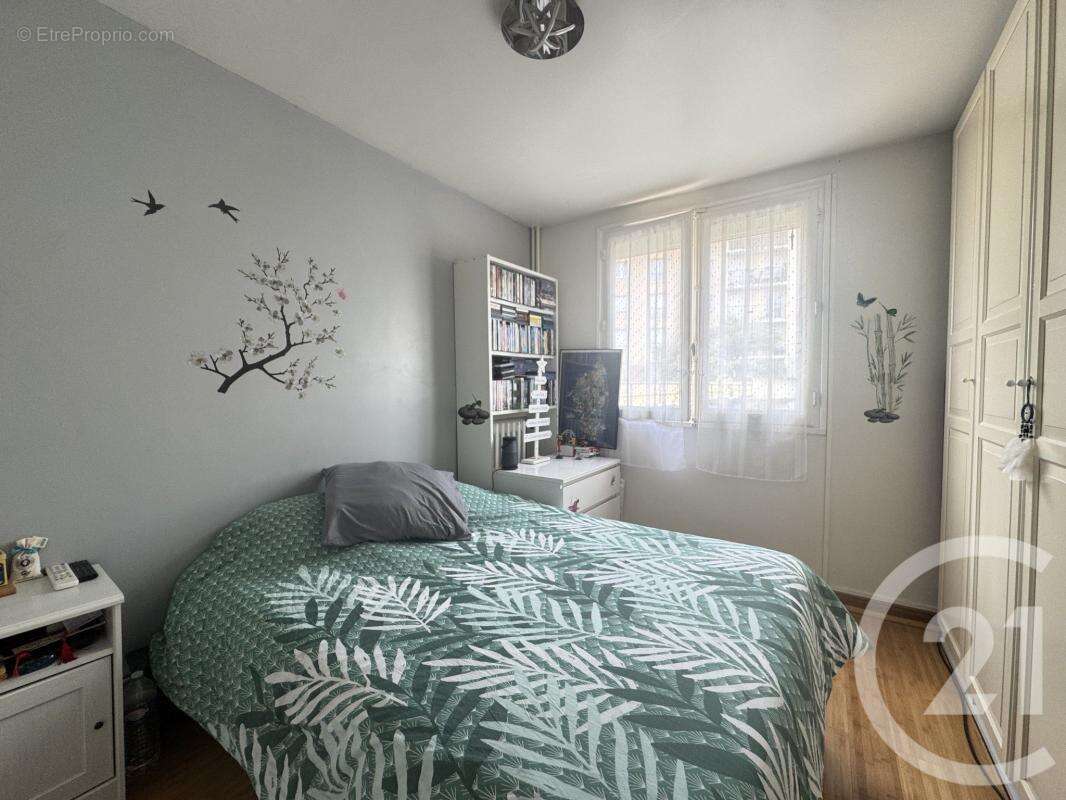 Appartement à FONTENAY-SOUS-BOIS