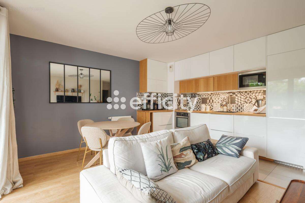 Appartement à SAINT-SEBASTIEN-SUR-LOIRE