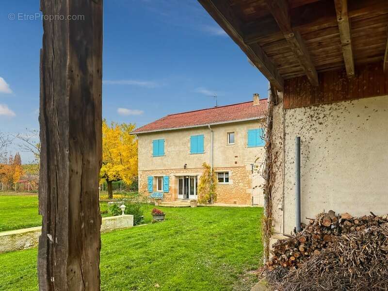 Immeuble de rapport - 580 m2 - RIGUEPEU - 4 logements avec jardin - photo 23