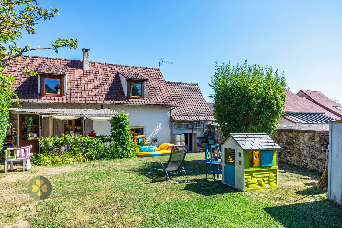Maison à LA QUEUE-LES-YVELINES
