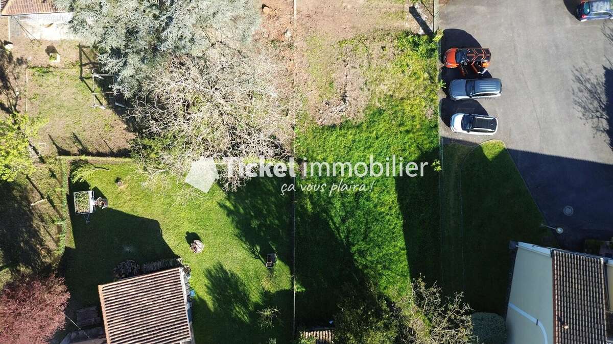 Terrain à SAINT-JEAN