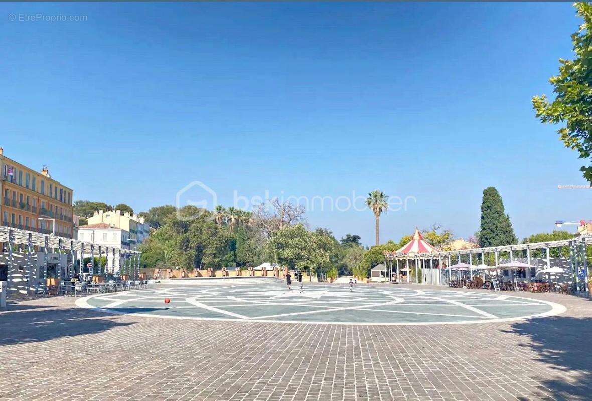 Appartement à HYERES