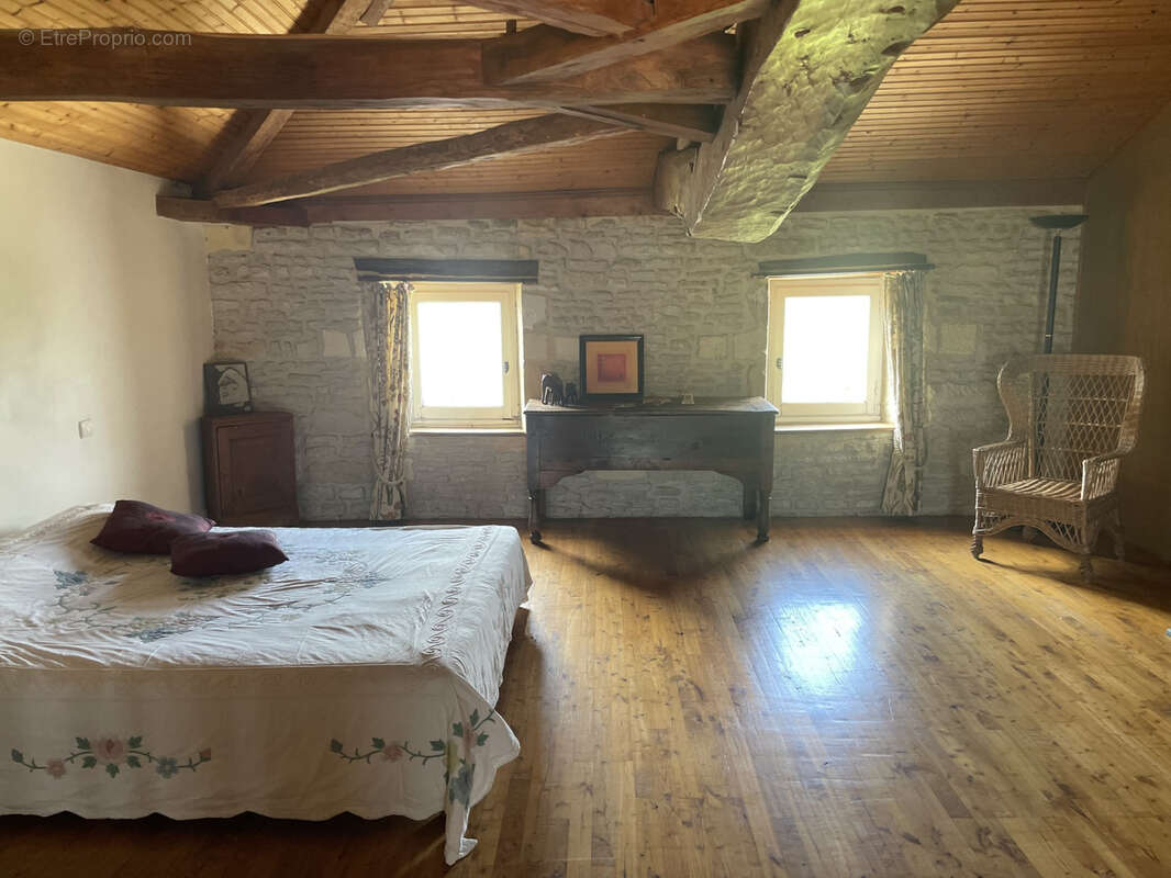 Maison à MESNAC