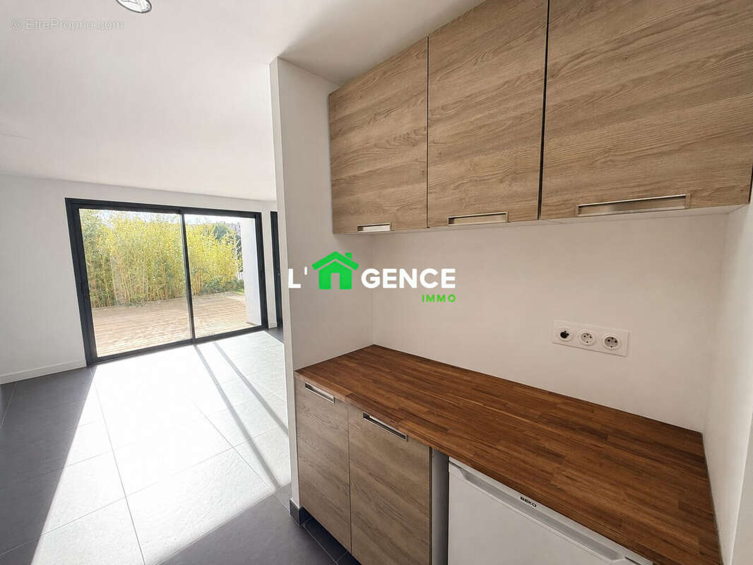 Commerce 53 m² à Martigues  - photo 9