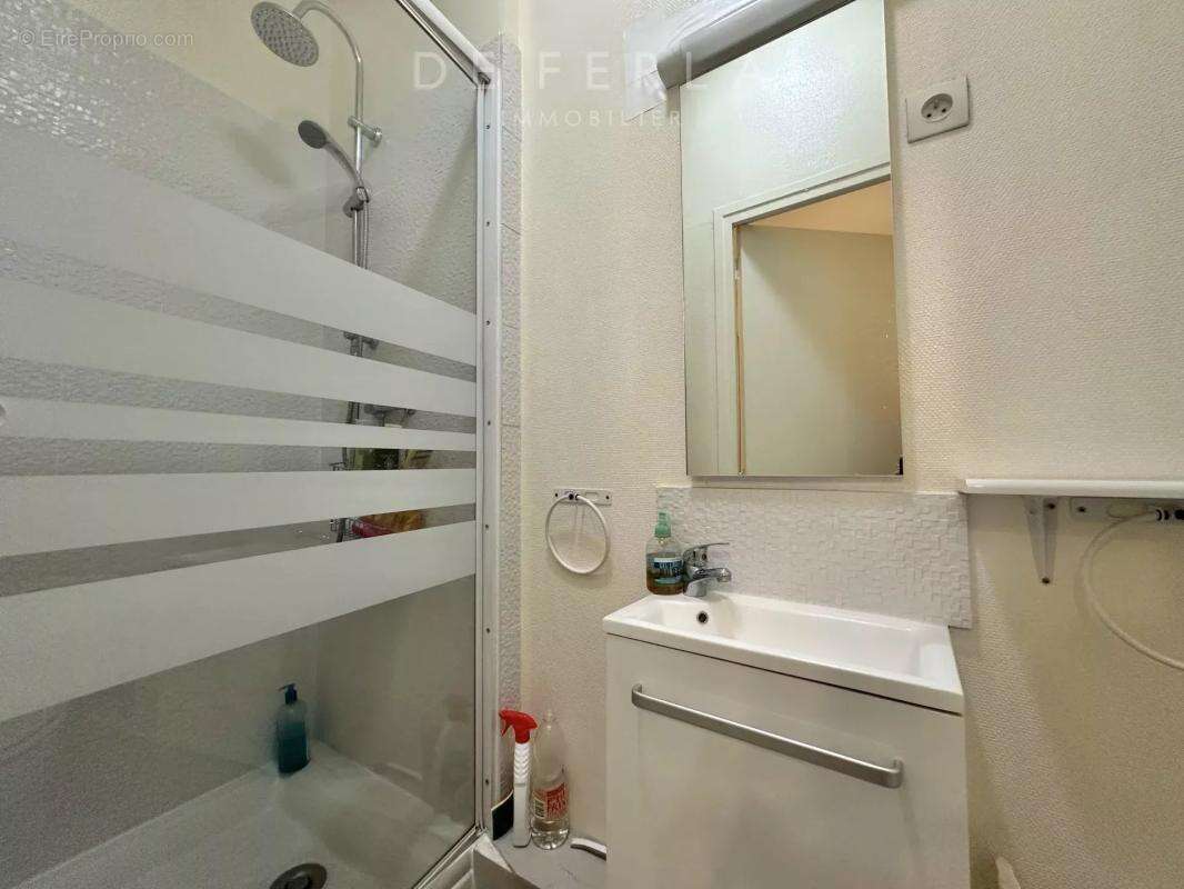 Appartement à PARIS-14E