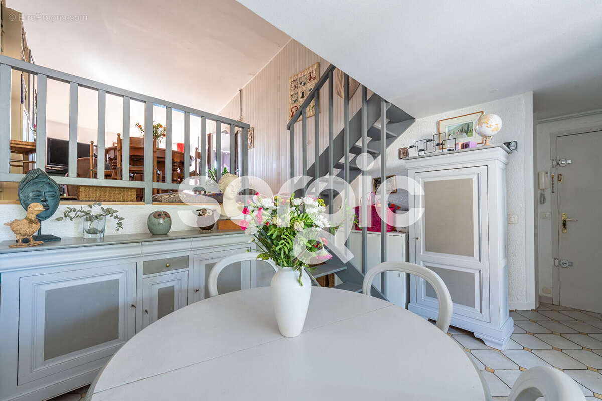 VIAGER OCCUPÉ - F4 en duplex Vieux Torcy - Dame de 75 ans - photo 5