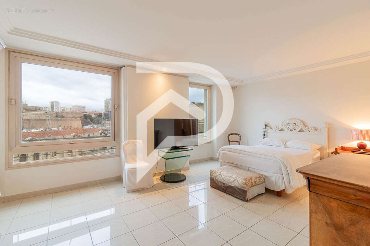 Appartement à MARSEILLE-2E