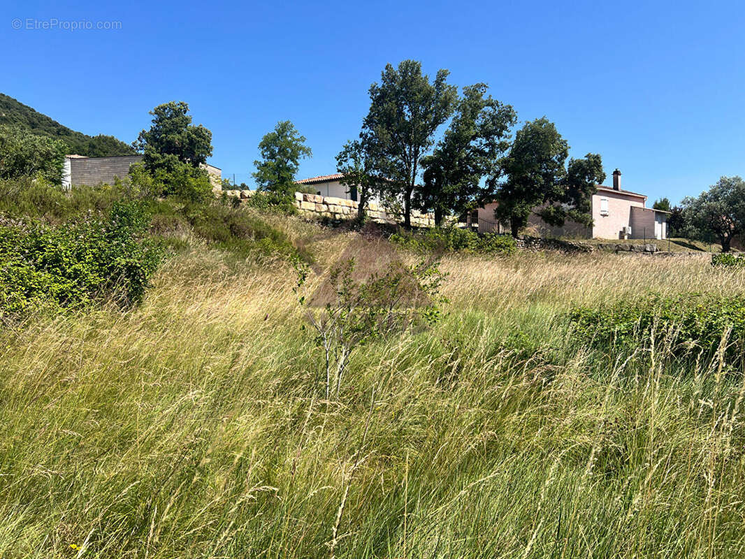 Terrain à SAINT-BRES