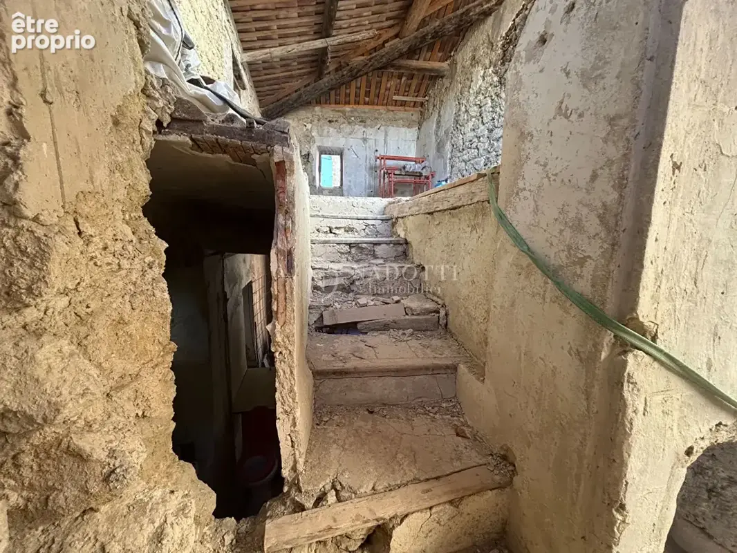 Maison de village A REHABILITER Cadenet 150 m2 - photo 10