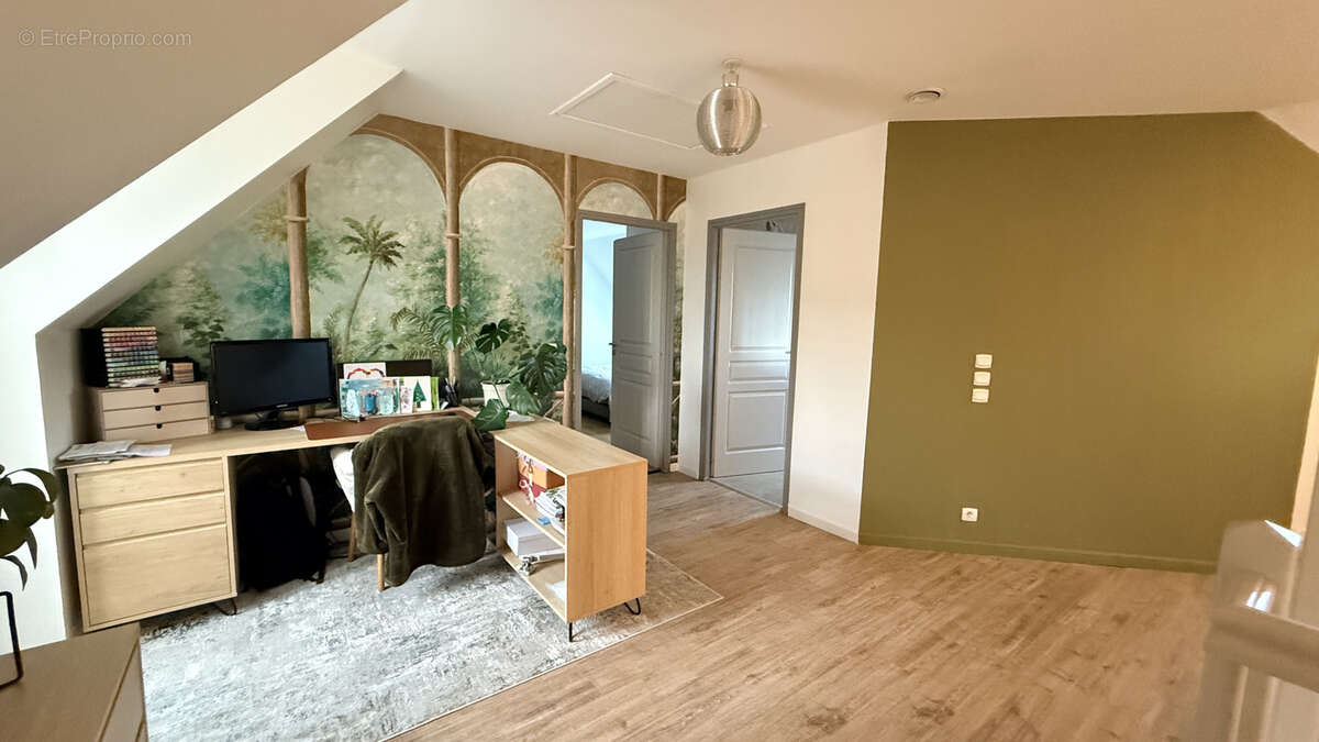 Maison à NEAUPHLE-LE-VIEUX