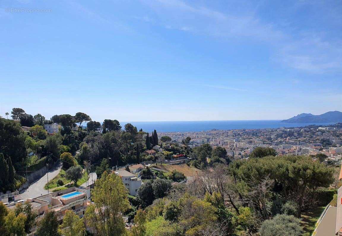 Appartement à LE CANNET