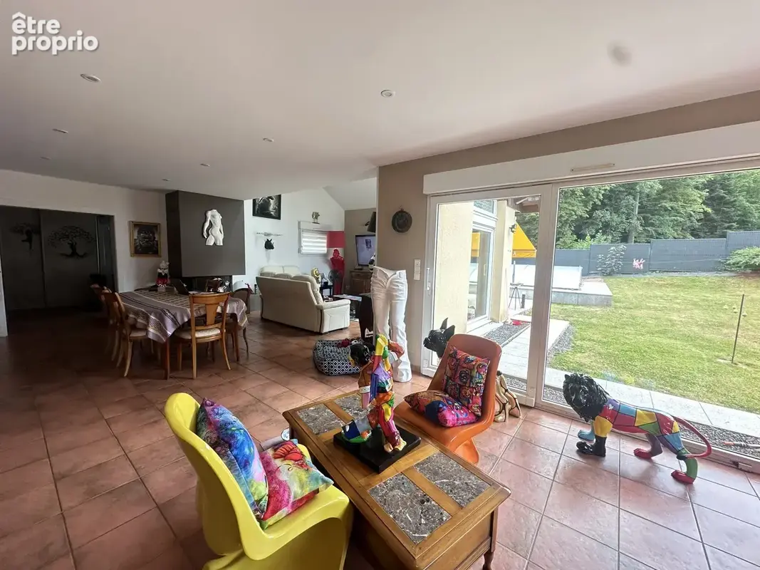 Saint-Dié-des-Vosges   Grande maison contemporaine de 250 m2 avec piscine et terrain de 1 500 m2 - photo 11