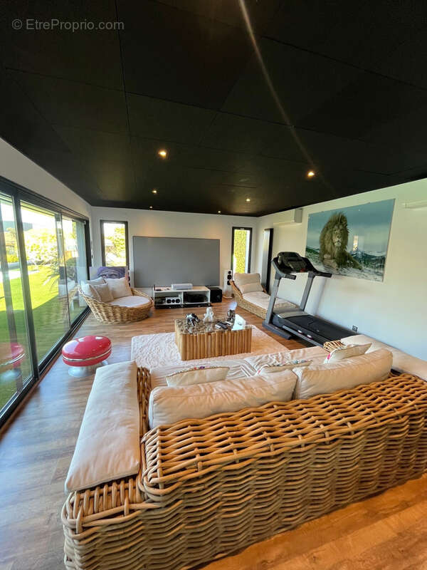 Maison à MONTMERLE-SUR-SAONE