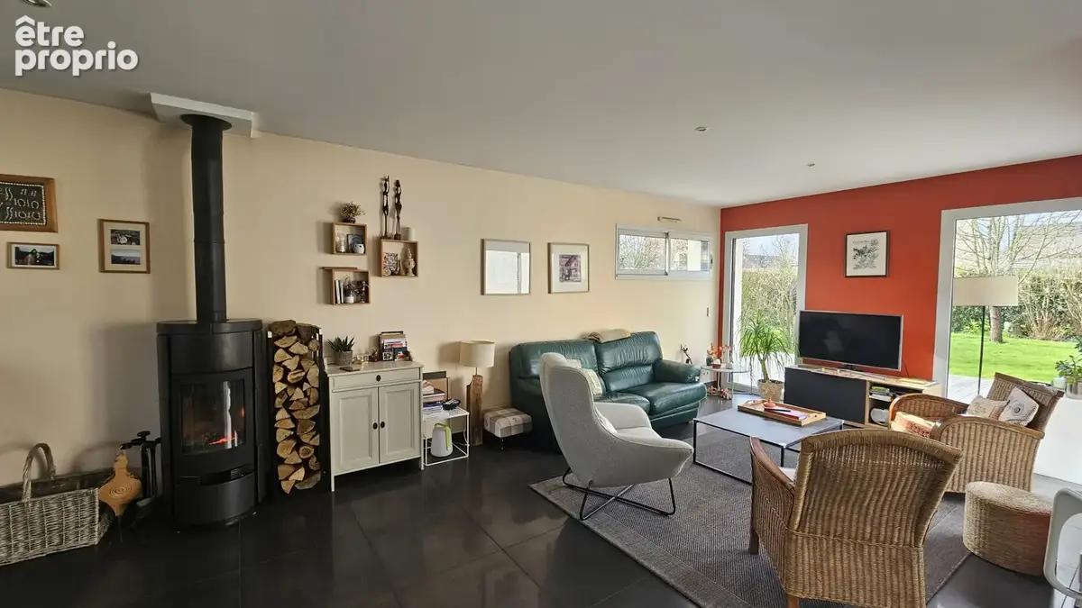 Belles prestations pour cette maison (150 m2) sur terrain de 563 m2 clos. - photo 4