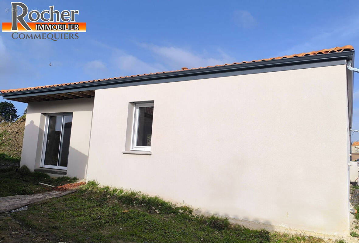 Maison à SAINT-CHRISTOPHE-DU-LIGNERON