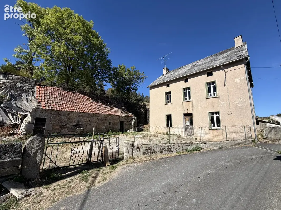 EXCLUSIVITE 144 : GR 65, Ancienne maison d'habitation à rénover sur l 'Aubrac. - photo 7