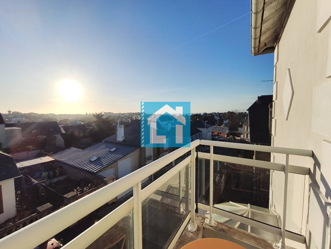 Appartement à DONVILLE-LES-BAINS