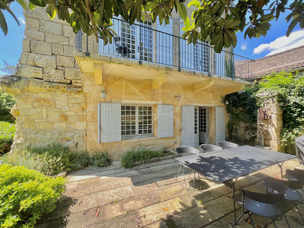 Maison à SAINT-EMILION