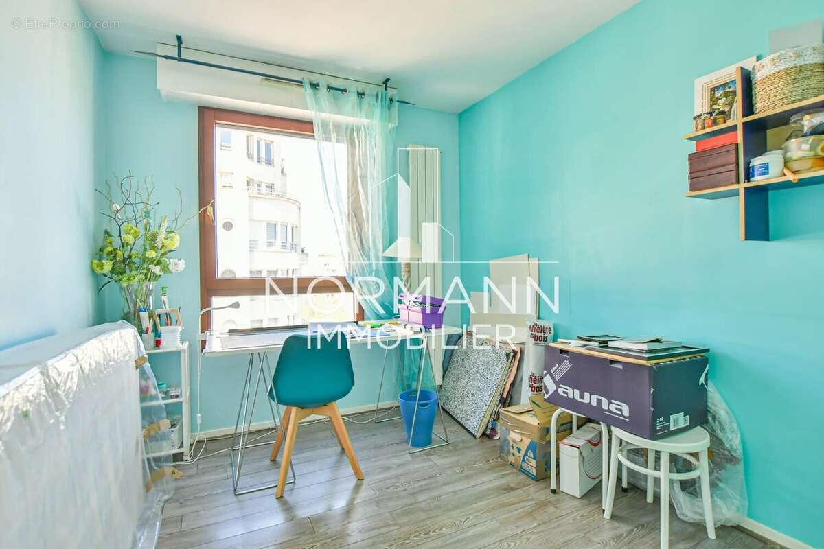Appartement à LEVALLOIS-PERRET