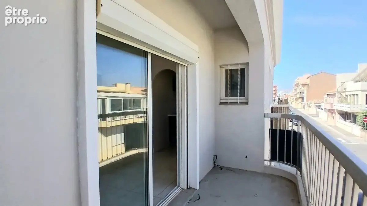 Appartement entièrement rénové à distance à pied de la mer. - photo 3