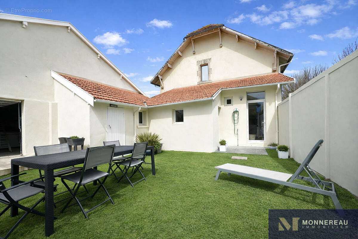 Maison à SEMUSSAC