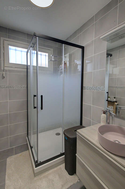 Appartement à MEYZIEU