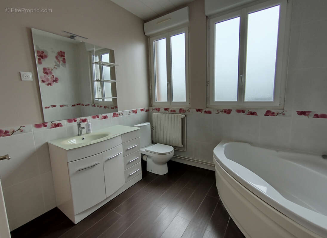 Maison à ORIGNY-SAINTE-BENOITE