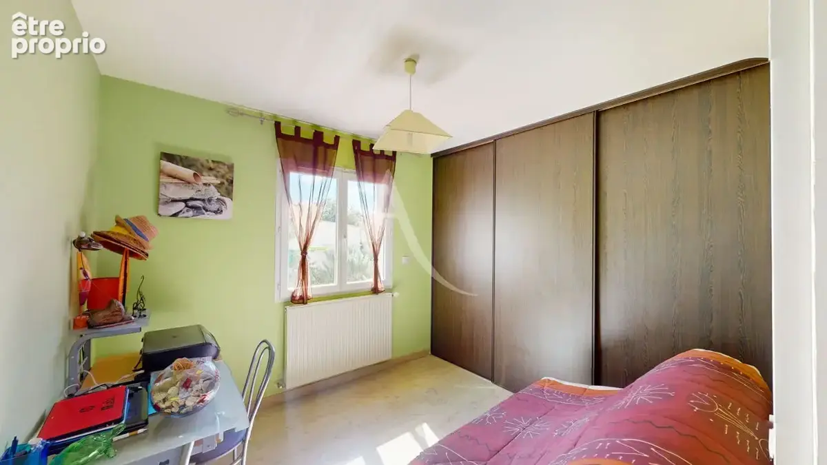Maison 5 pièces de plain-pied avec piscine et dépendance - photo 11
