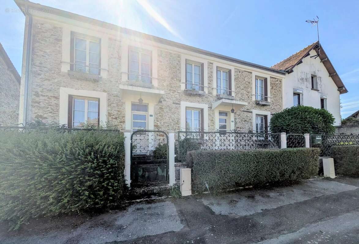 Maison à LA FERTE-GAUCHER
