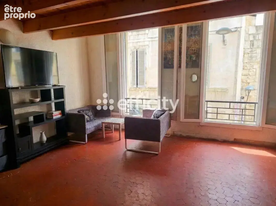 Appartement à MARSEILLE-3E