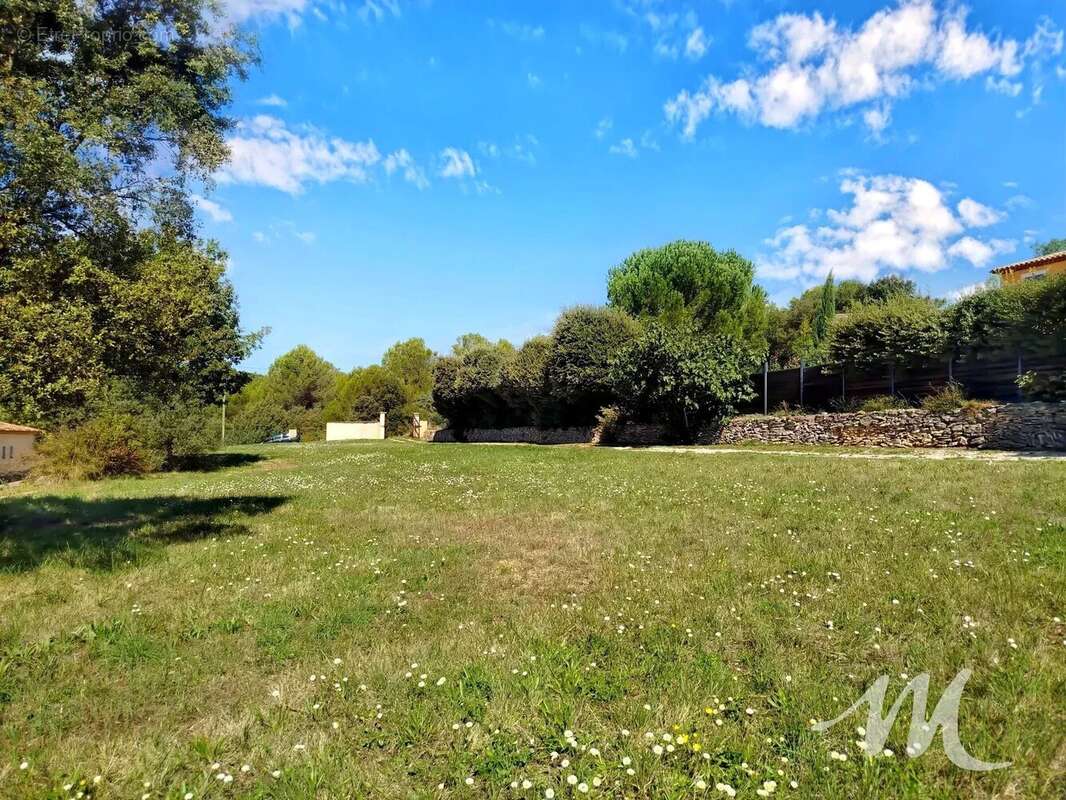 Terrain à BRUE-AURIAC