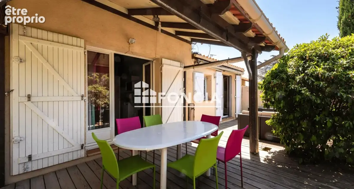 Fleury — SAINT PIERRE LA MER : Maison atypique de 72 m² issue de deux pavillons réunis, grande terrasse, résidence sécurisée ave - photo 2
