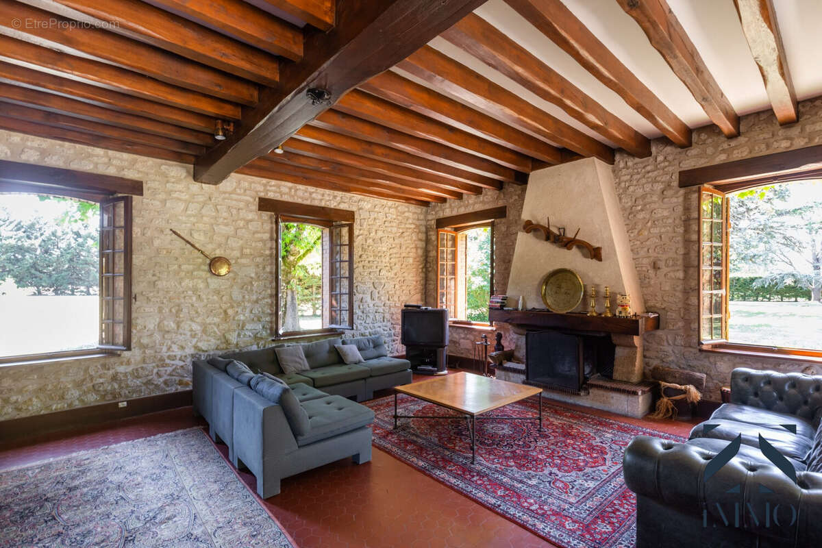 Maison à EGREVILLE