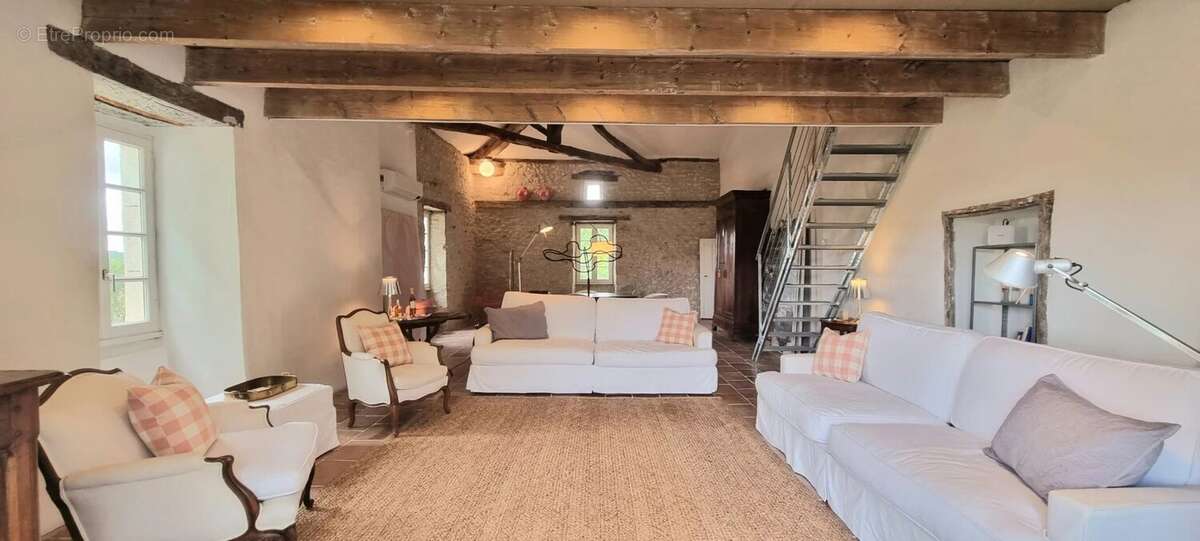 Maison à CASTELNAU-MONTRATIER