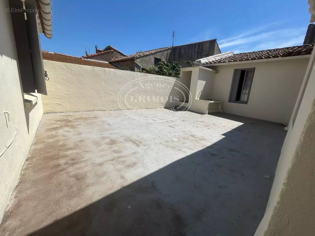 Appartement à LEZIGNAN-CORBIERES