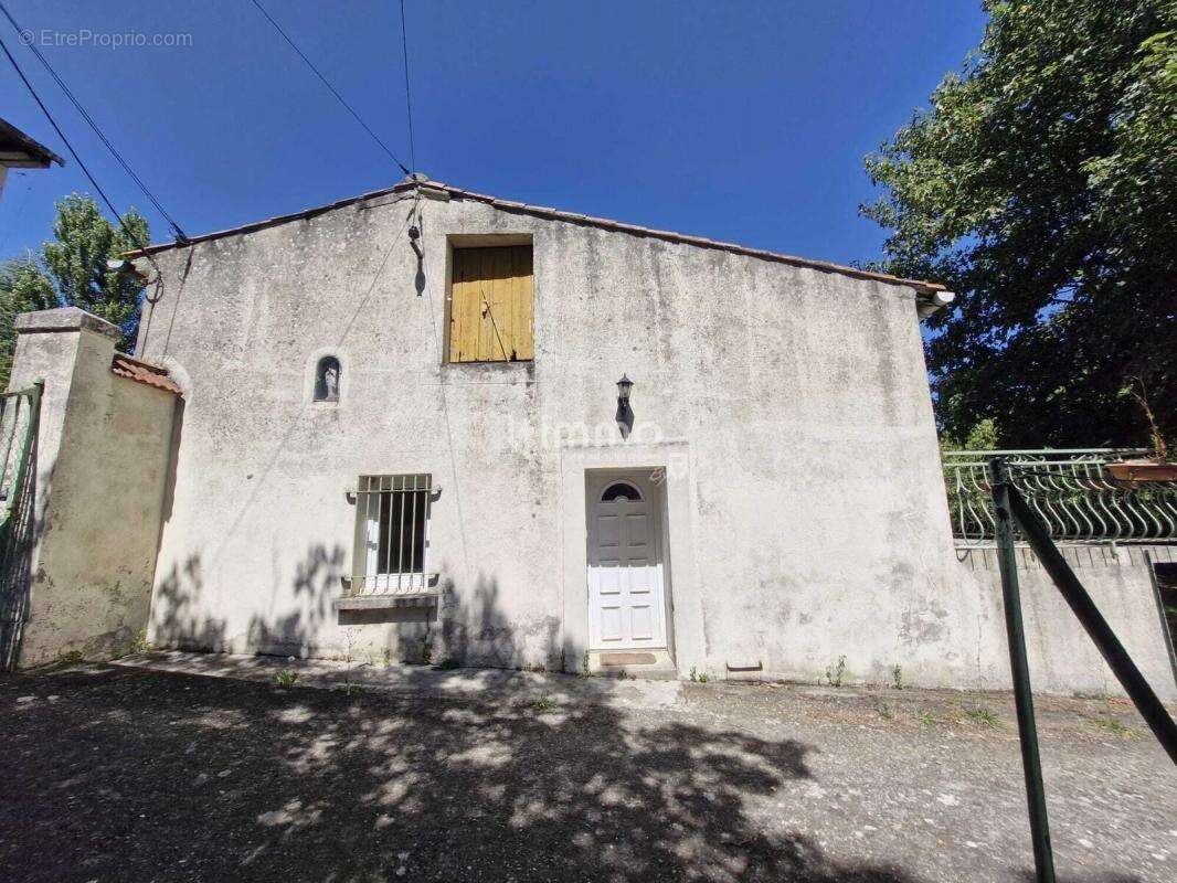 Maison à VILLENEUVE-LA-COMPTAL