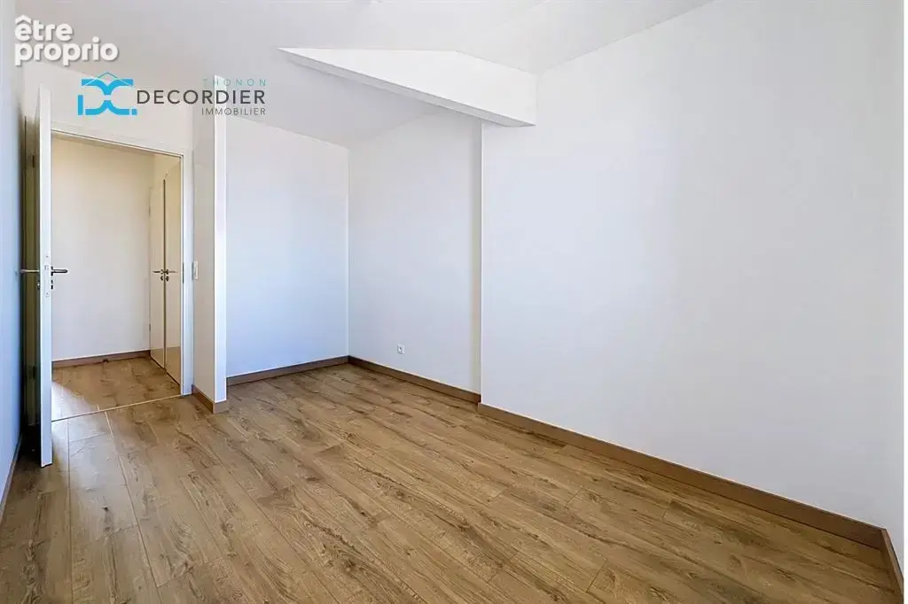 Superbe T5 Duplex récent avec terrasse, double garage et excellent DPE A/A !  - photo 12